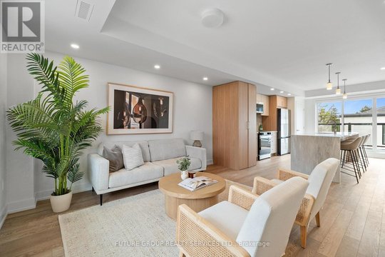 UNIT 3 - 34 POPLAR AVENUE