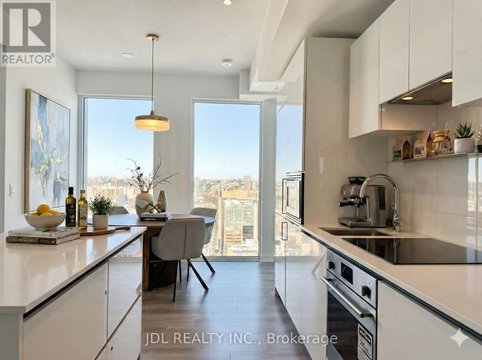 3709 - 238 SIMCOE STREET