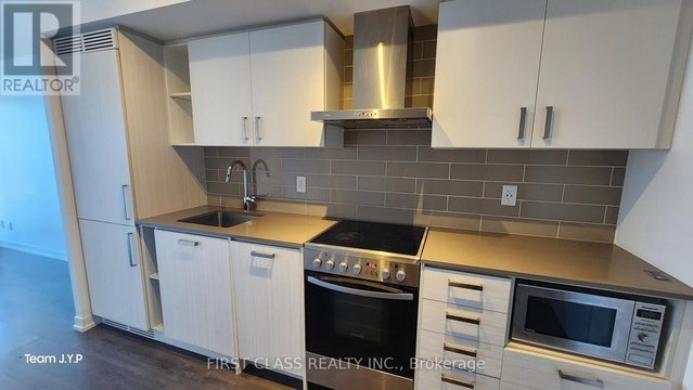 1413 - 125 REDPATH AVENUE