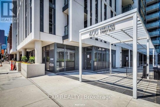 #702 - 400 ADELAIDE STREET E