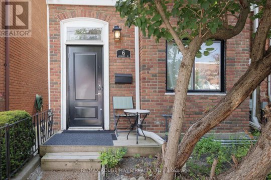 6 LIPPINCOTT ST STREET