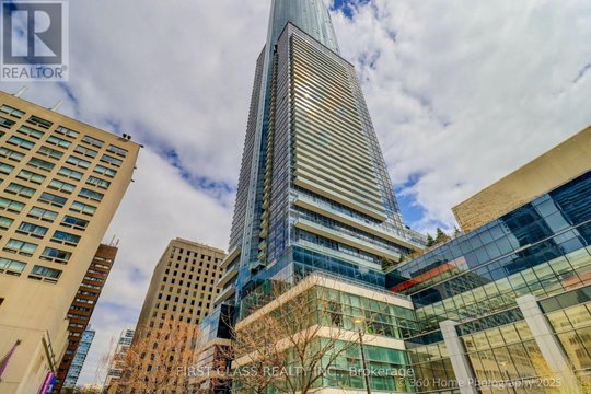 2513 - 386 YONGE STREET