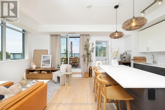 610 - 36 HOWARD PARK AVENUE