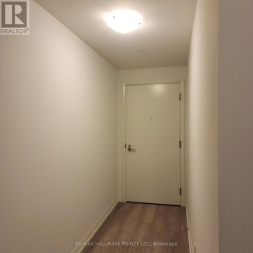 1701 - 400 KING STREET W