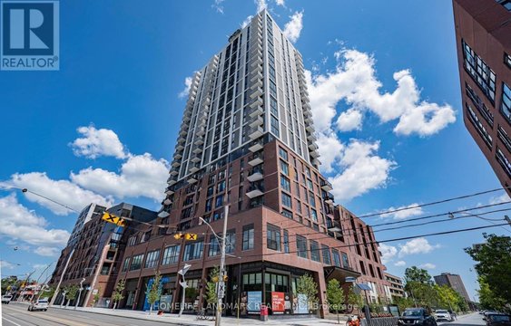 1801 - 10 OAK STREET
