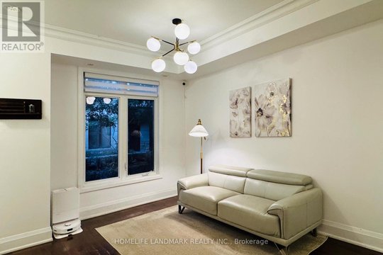 15 - 7 OAKBURN CRESCENT