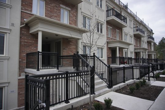 17 Coneflower Crescent