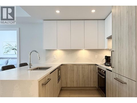 2-BDRM 423 6TH STREET