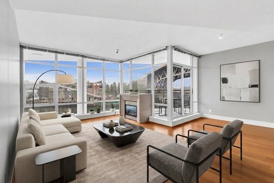 628 Kinghorne Mews