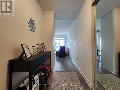 906 - 38 HONEYCRISP CRESCENT