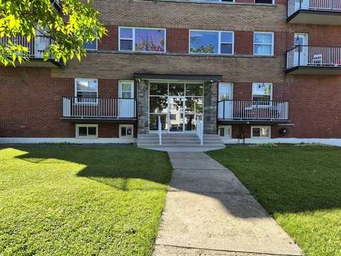 1475 Rue Poirier