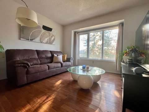 15 La Porte Drive