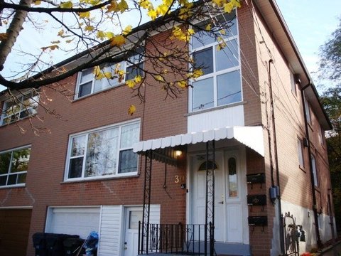 30 Edinborough Court