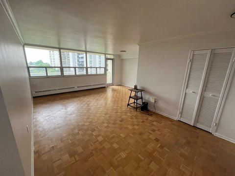 360 Ridelle Avenue